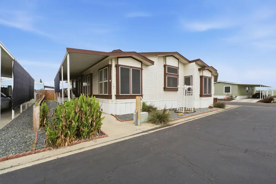 900 E Rankin Avenue #121, Tulare, CA 93274 - #2