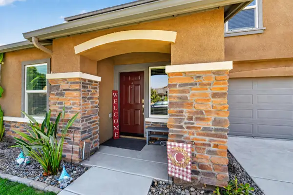 2919 N Hermosa Court, Visalia, CA 93291