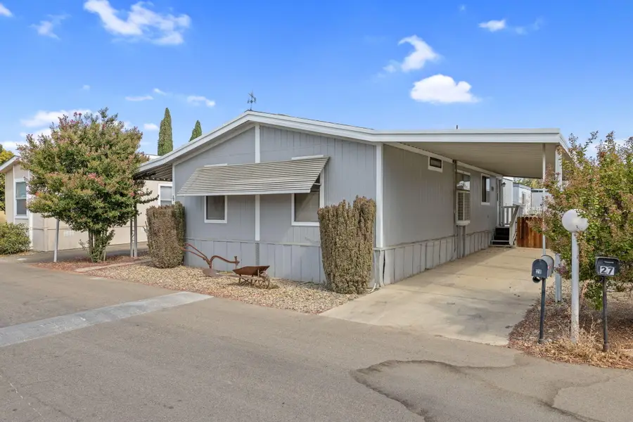 415 N Akers Street, Visalia, CA 93291 - #2