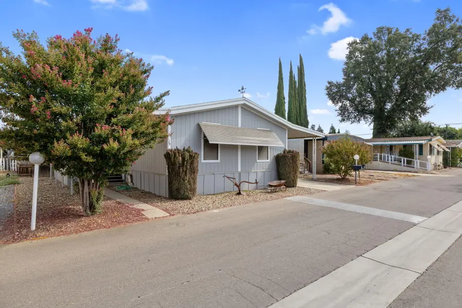 415 N Akers Street, Visalia, CA 93291 - #3