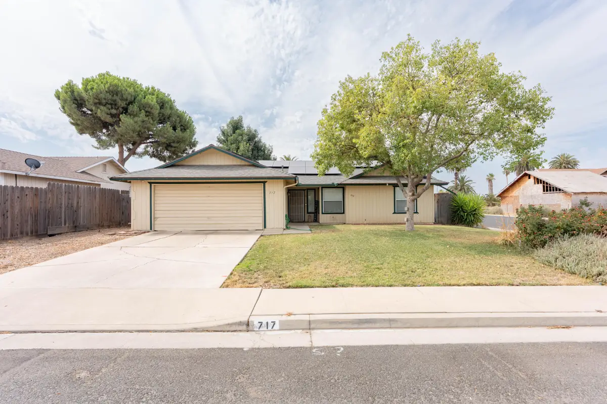 717 Sutter Avenue, Porterville, CA 93257 - #1