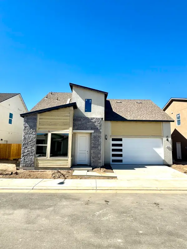 1042 Madrid Avenue, Tulare, CA 93274