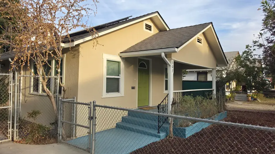 307 N Orange Avenue, Exeter, CA 93221 - #2