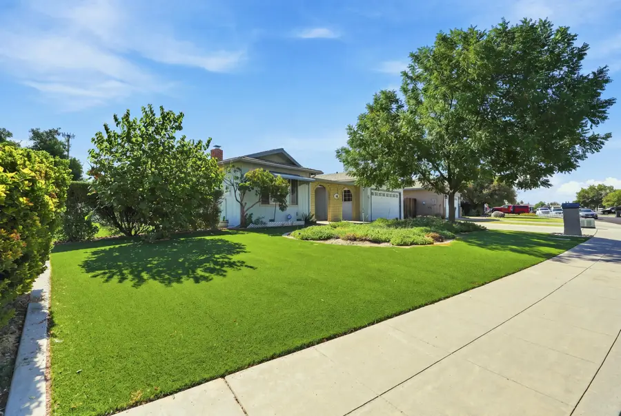46 S Olive Street, Lemoore, CA 93245 - #2