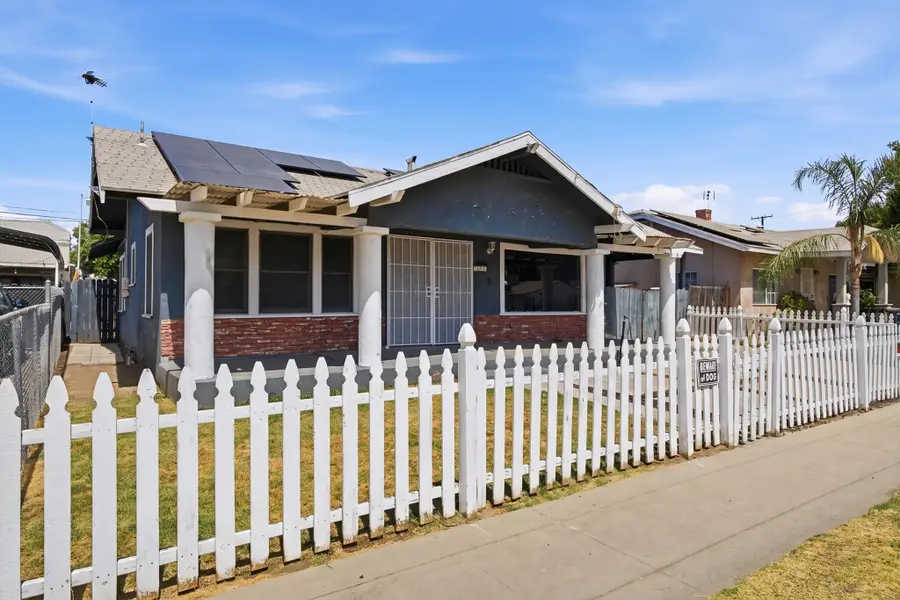 720 E Ventura Avenue, Tulare, CA 93274 - #2