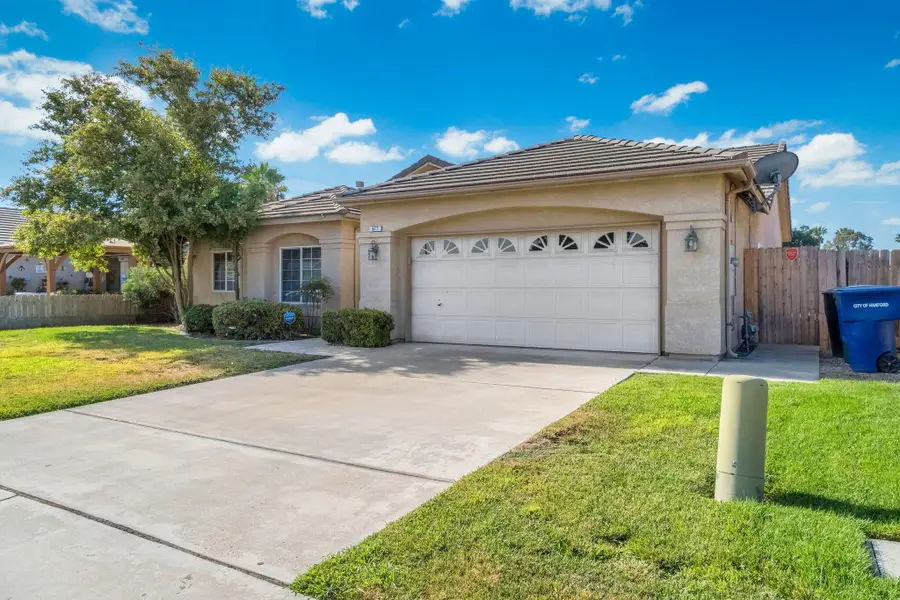 977 Meadow View Road, Hanford, CA 93230 - #3