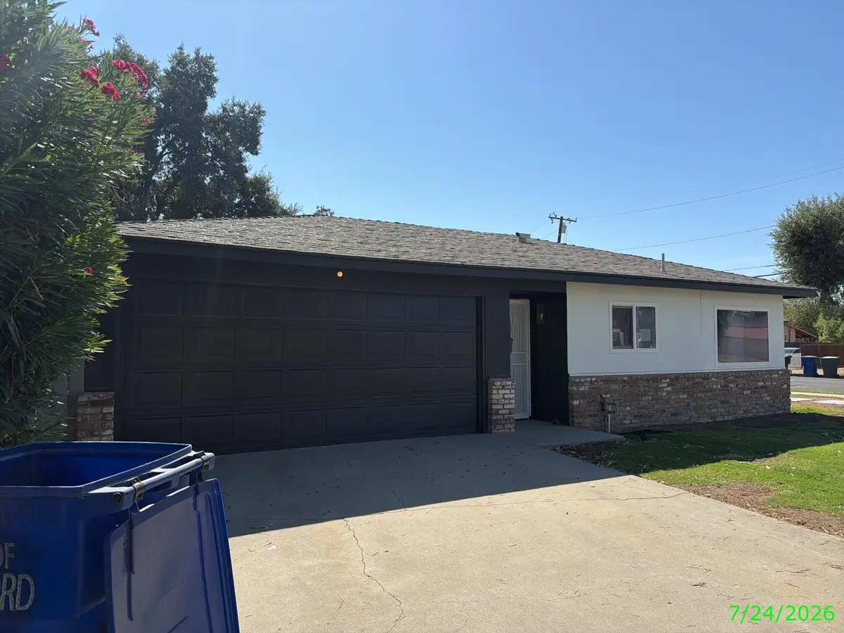 1201 N Redington Street, Hanford, CA 93230 - #1
