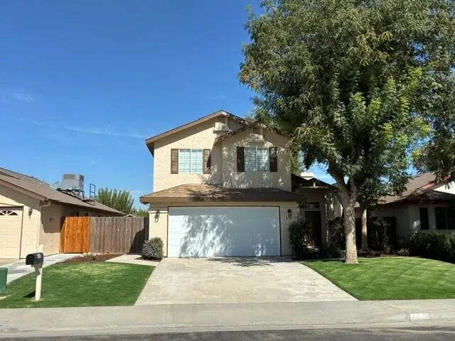 670 12th Avenue, Kingsburg, CA 93631 - #2