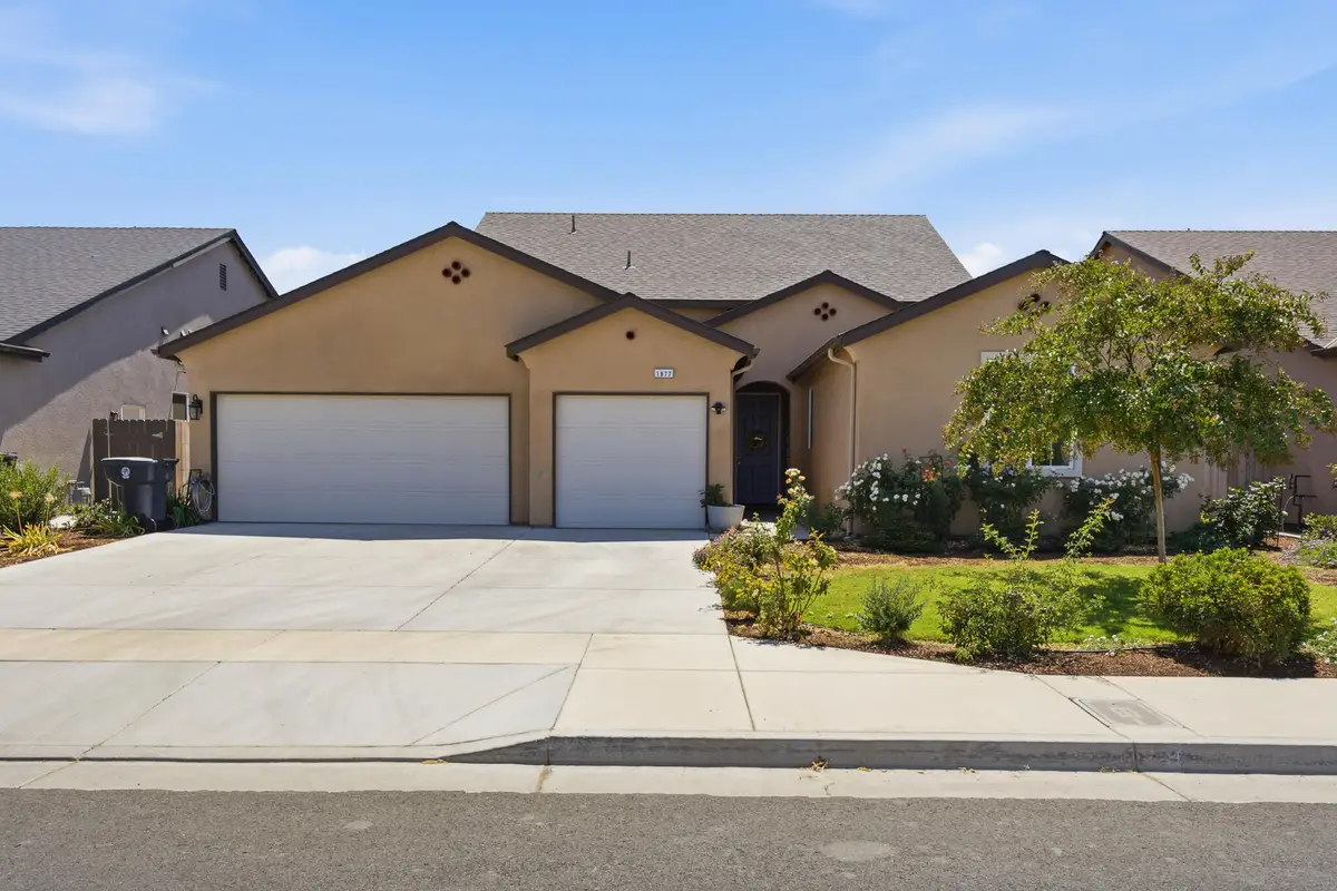 1977 Sherbrook Avenue, Tulare, CA 93274 - #1