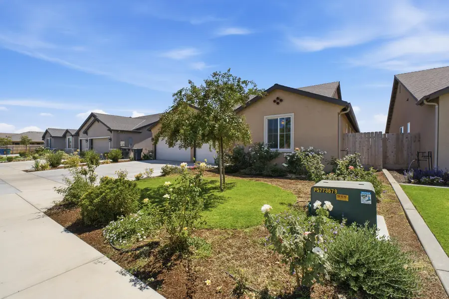 1977 Sherbrook Avenue, Tulare, CA 93274 - #3