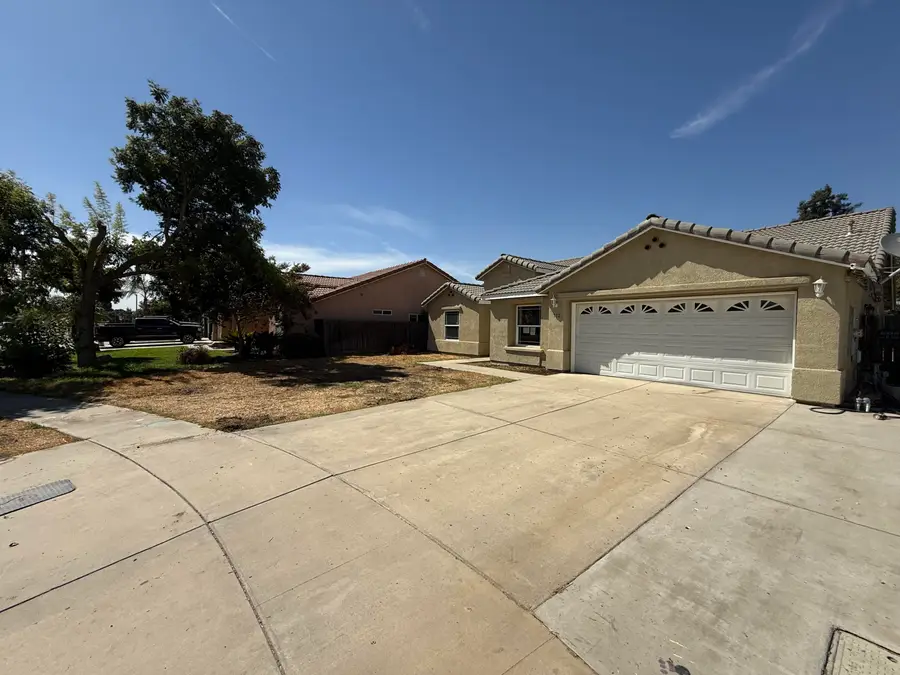 712 Moraga Court, Tulare, CA 93274 - #3