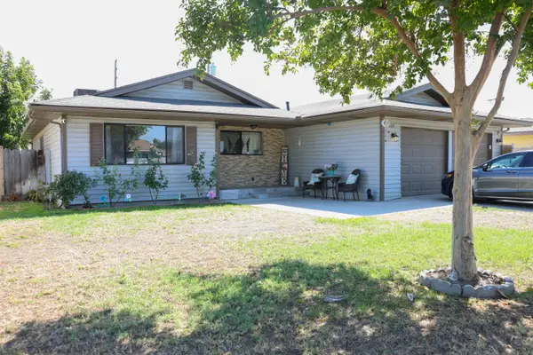 1709 E Burton Avenue, Tulare, CA 93274