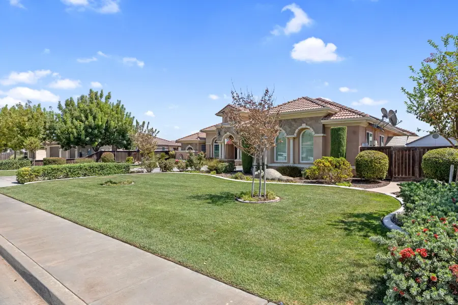 2579 Meadow View Road, Hanford, CA 93230 - #3