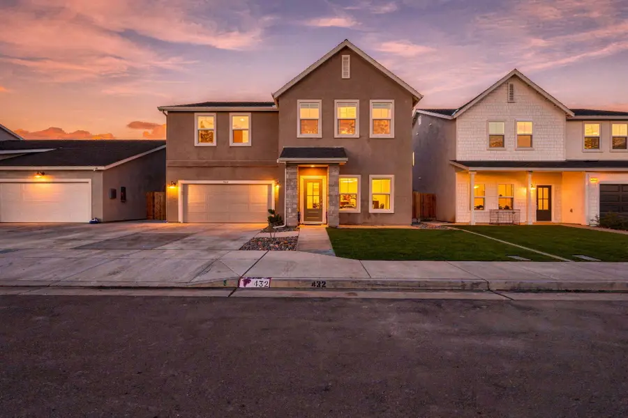 432 University Drive, Lemoore, CA 93245 - #2