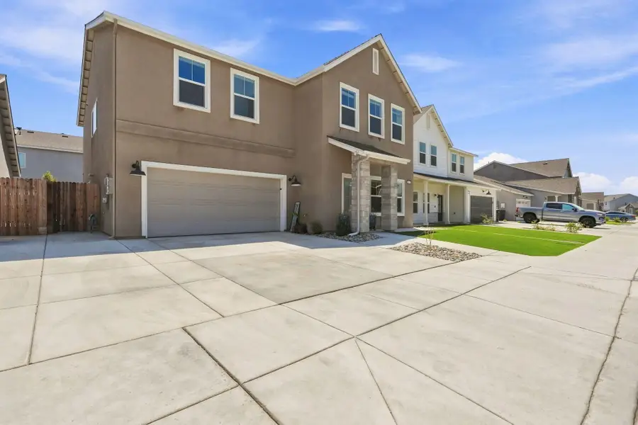 432 University Drive, Lemoore, CA 93245 - #3
