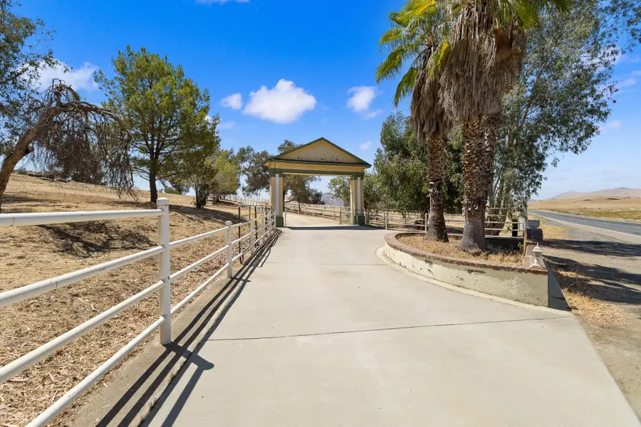 29827 Avenue 176, Porterville, CA 93257 - #2