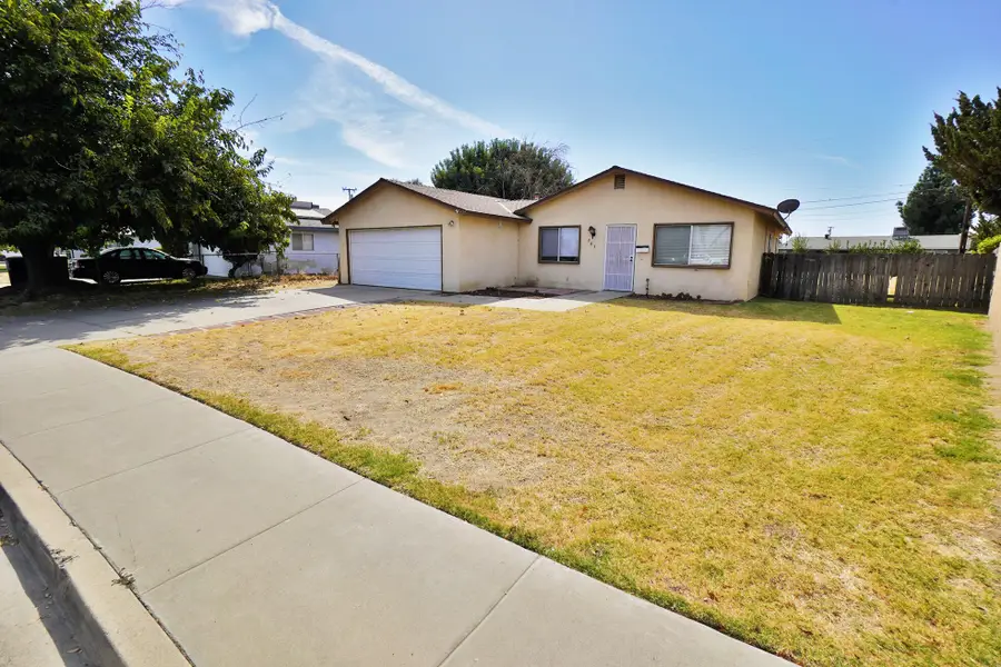 905 E Florinda Street, Hanford, CA 93230 - #3