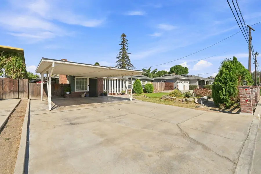 1383 N Oaks Street, Tulare, CA 93274 - #3