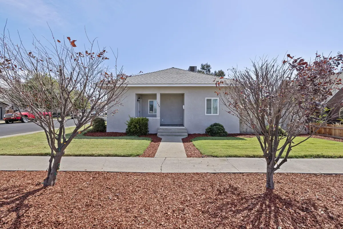 1229 N Redington Street, Hanford, CA 93230 - #1