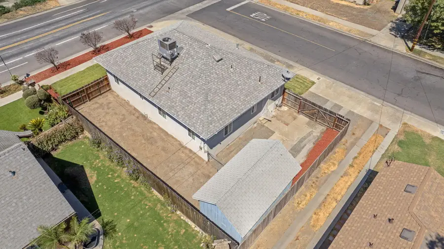 1229 N Redington Street, Hanford, CA 93230 - #2