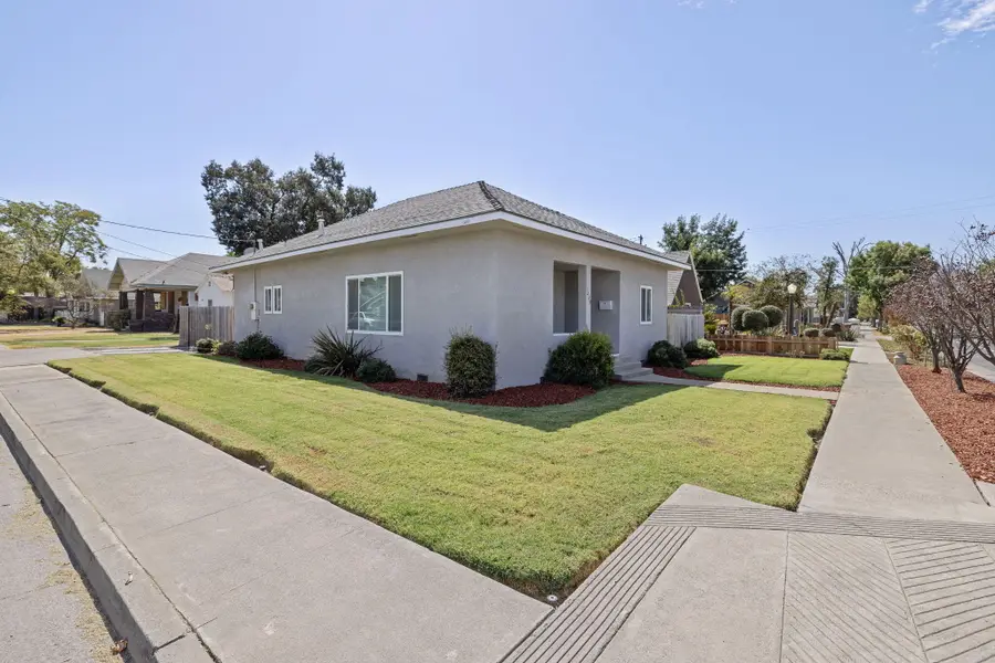 1229 N Redington Street, Hanford, CA 93230 - #3