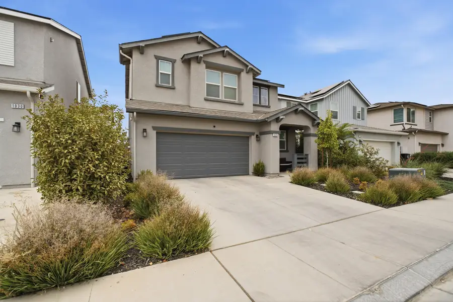 1024 W Prescott Avenue, Visalia, CA 93291 - #3