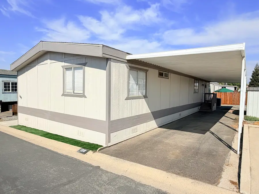 720 W E Worth Avenue, Porterville, CA 93257 - #2