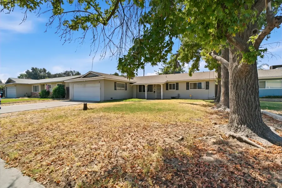 3023 W Vassar Avenue, Visalia, CA 93277 - #2