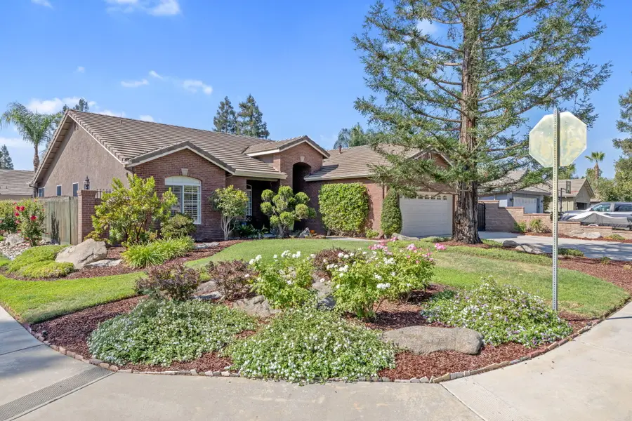 2723 W Clinton Court, Visalia, CA 93291 - #3
