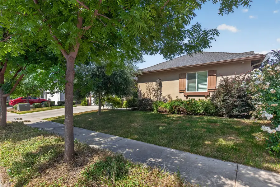 2113 S Columbus Court, Visalia, CA 93277 - #2