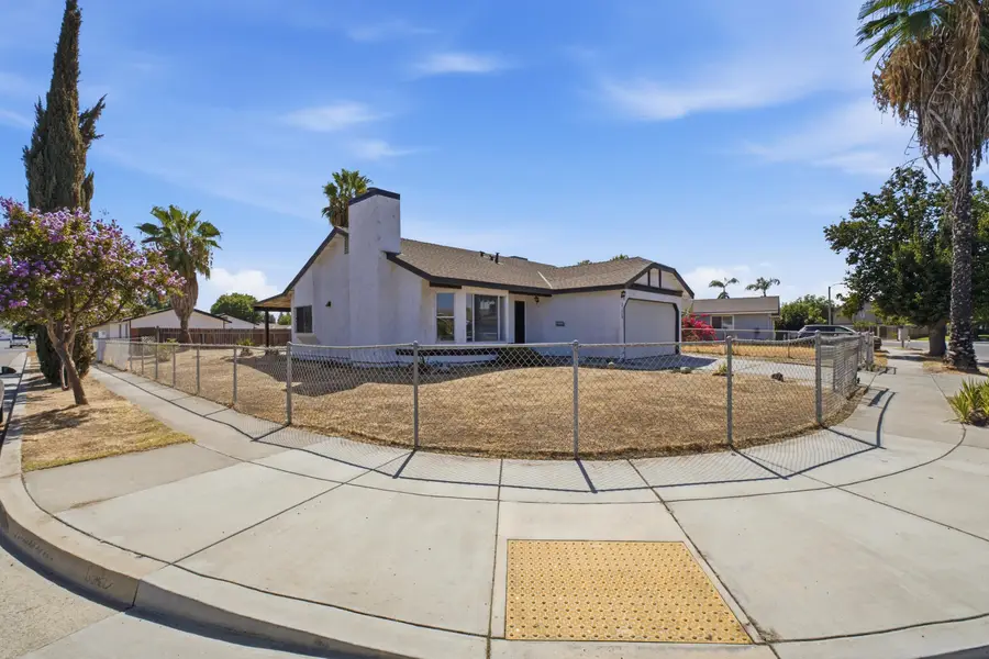 315 W Meadow Drive, Tulare, CA 93274 - #2
