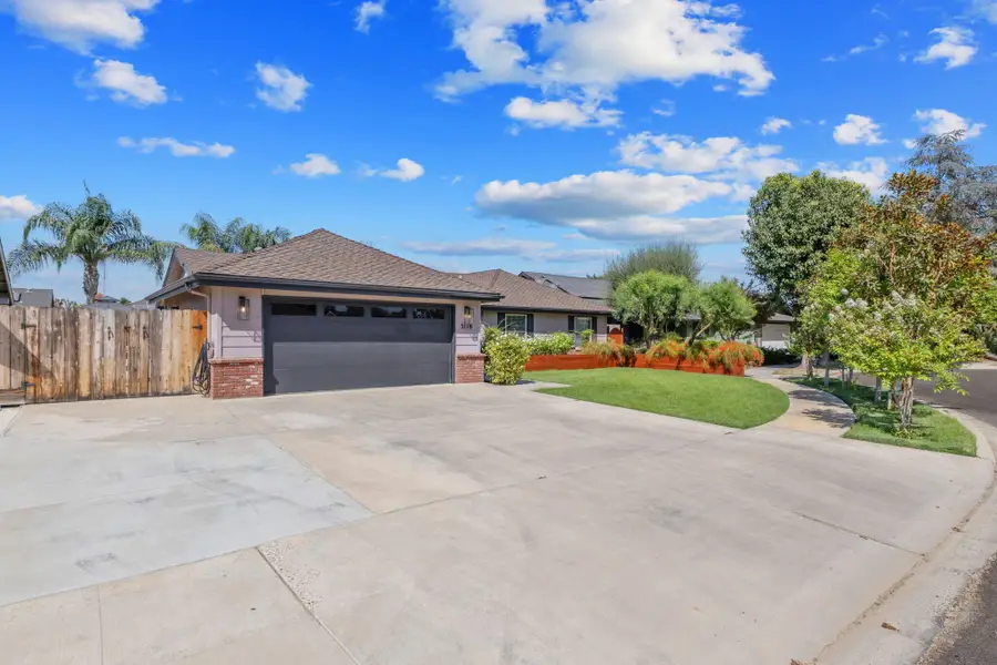 3118 W Dorothea Avenue, Visalia, CA 93277 - #3