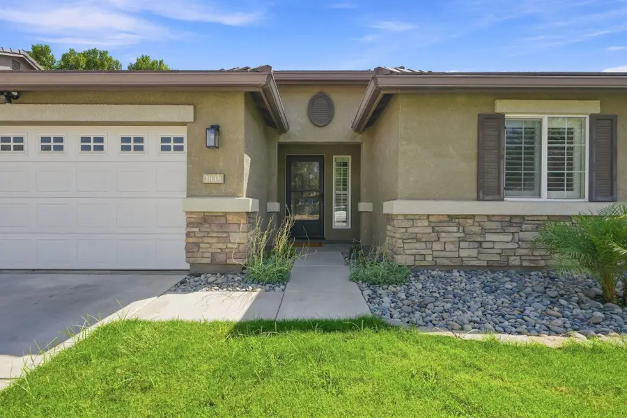 3038 N Linda Vista Court, Visalia, CA 93291 - #2