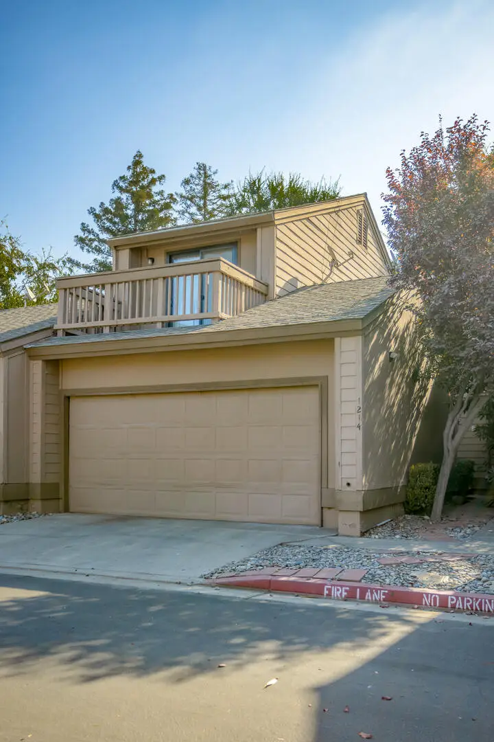 1214 S Kent Street, Visalia, CA 93277 - #1