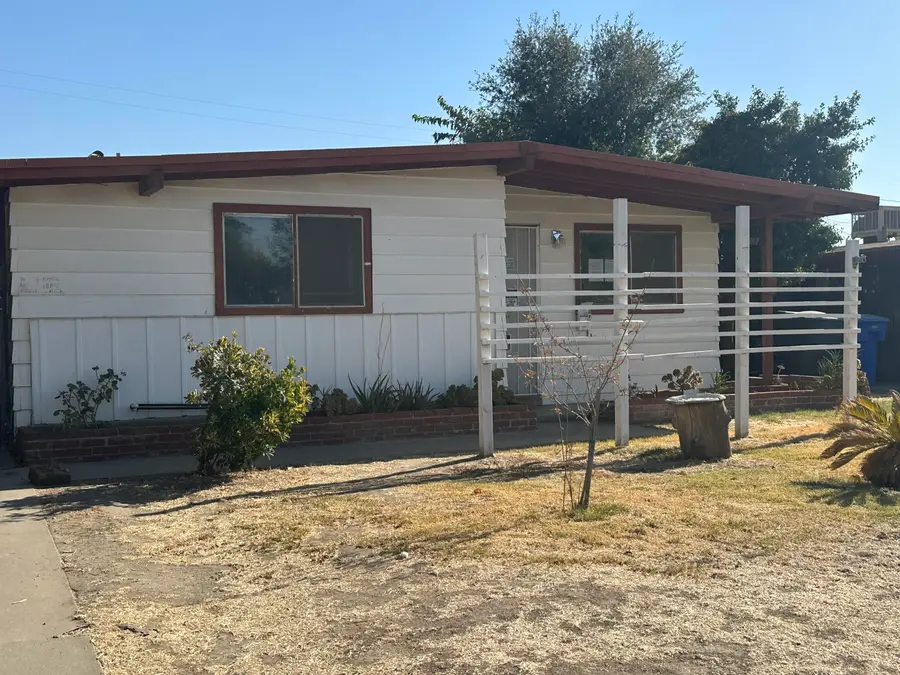 907 Neville Street, Hanford, CA 93230 - #2