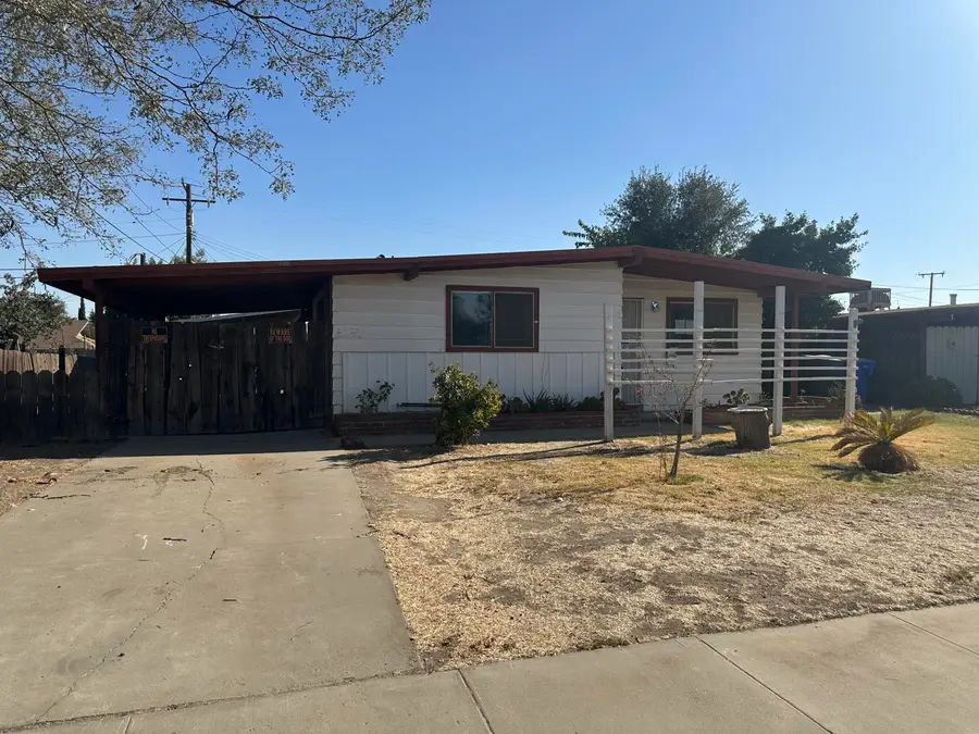 907 Neville Street, Hanford, CA 93230 - #3