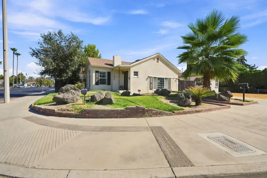 152 S Blackstone Street, Tulare, CA 93274 - #3