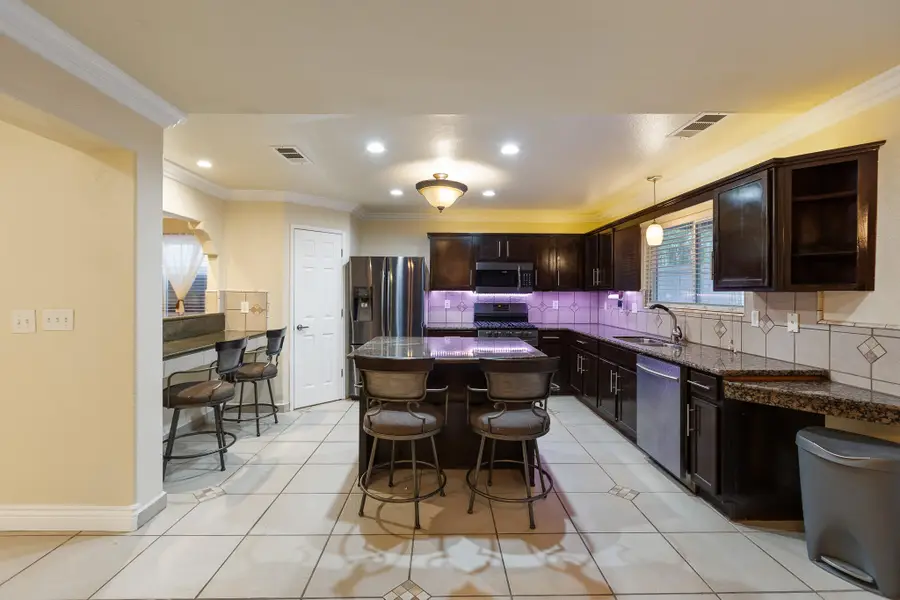 3124 N Mendonca, Visalia, CA 93291 - #2