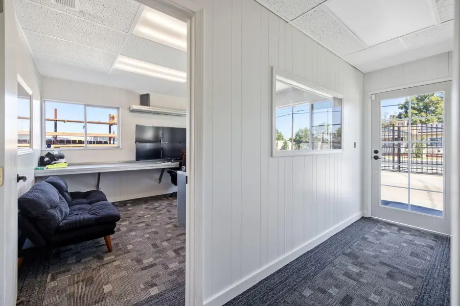 55 E Vandalia Avenue, Porterville, CA 93257 - #3