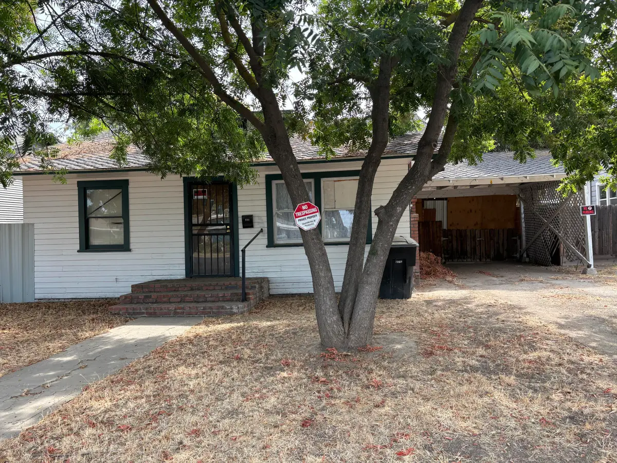 908 S Court Street, Visalia, CA 93277 - #1