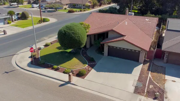 1380 Lindale Place, Porterville, CA 93257