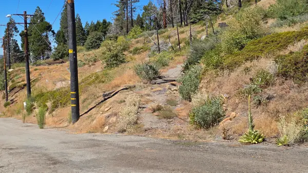 53037 Pine View Drive, Springville, CA 93265