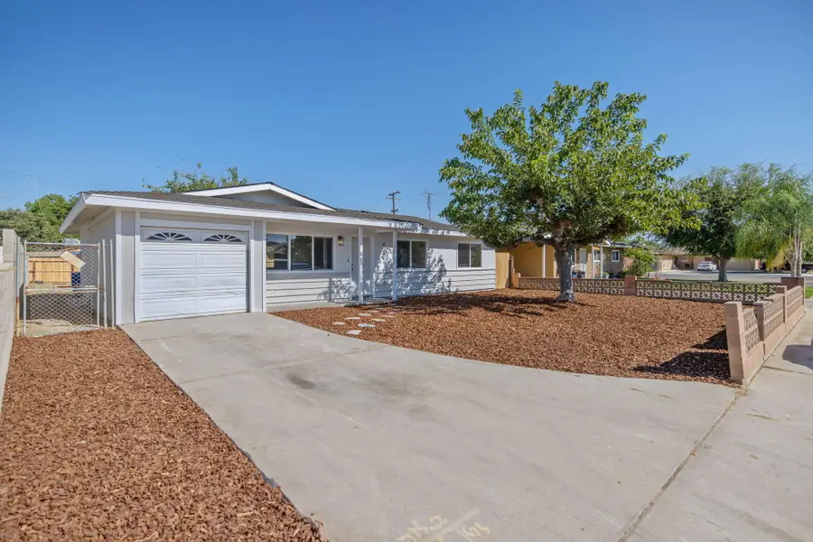 420 7th Street, McFarland, CA 93250 - #3
