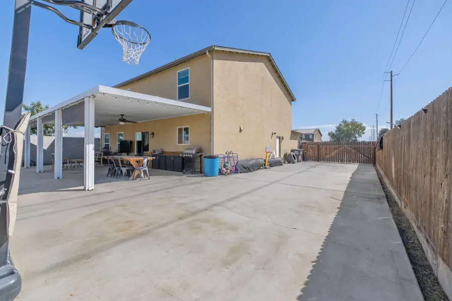 2943 N Clay Court, Visalia, CA 93291 - #2