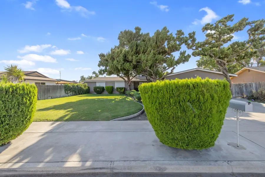 817 N Arbor, Tulare, CA 93274 - #2