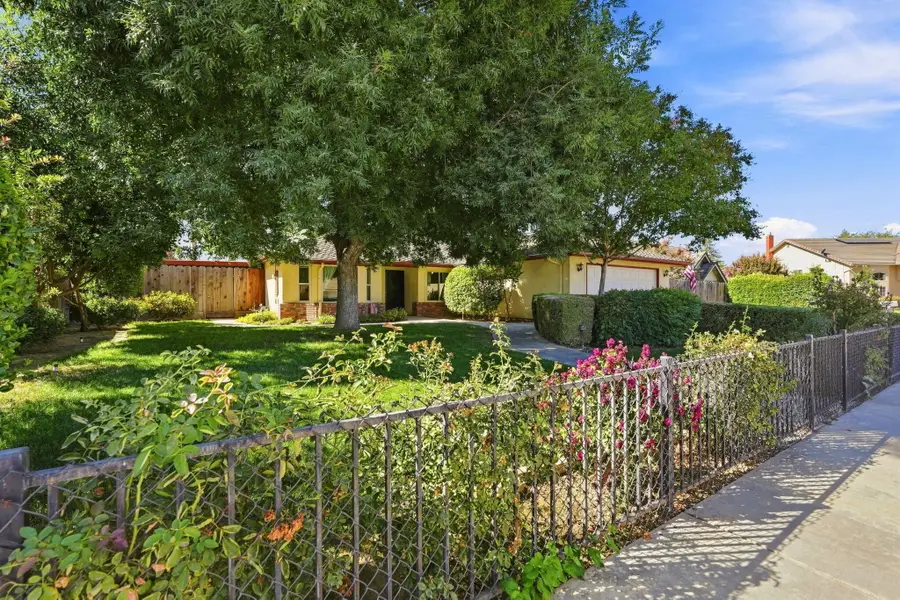 1431 W Cheryll Court, Porterville, CA 93257 - #3