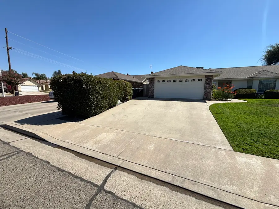 3637 E Center Court, Visalia, CA 93292 - #3