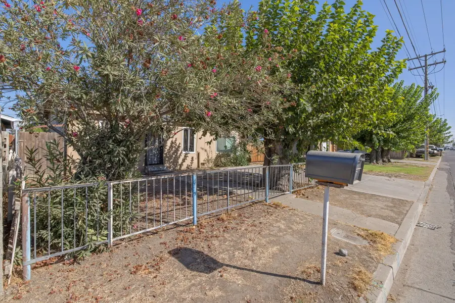 116 S West Street, Tulare, CA 93274 - #3