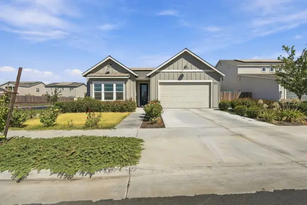 102 E Tyler Avenue, Visalia, CA 93291