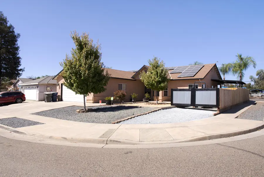 1400 Crater Lake, Tulare, CA 93274 - #2